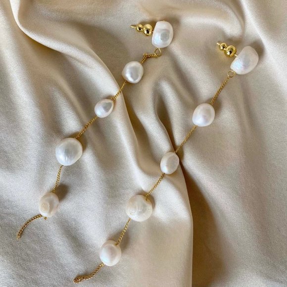 Cult Gaia Atum Drop Earrings - Freshwater Pearl - Picture 4 of 8